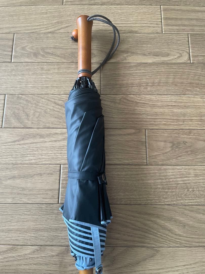 サンバリア100 折りたたみ日傘 木製ハンドル