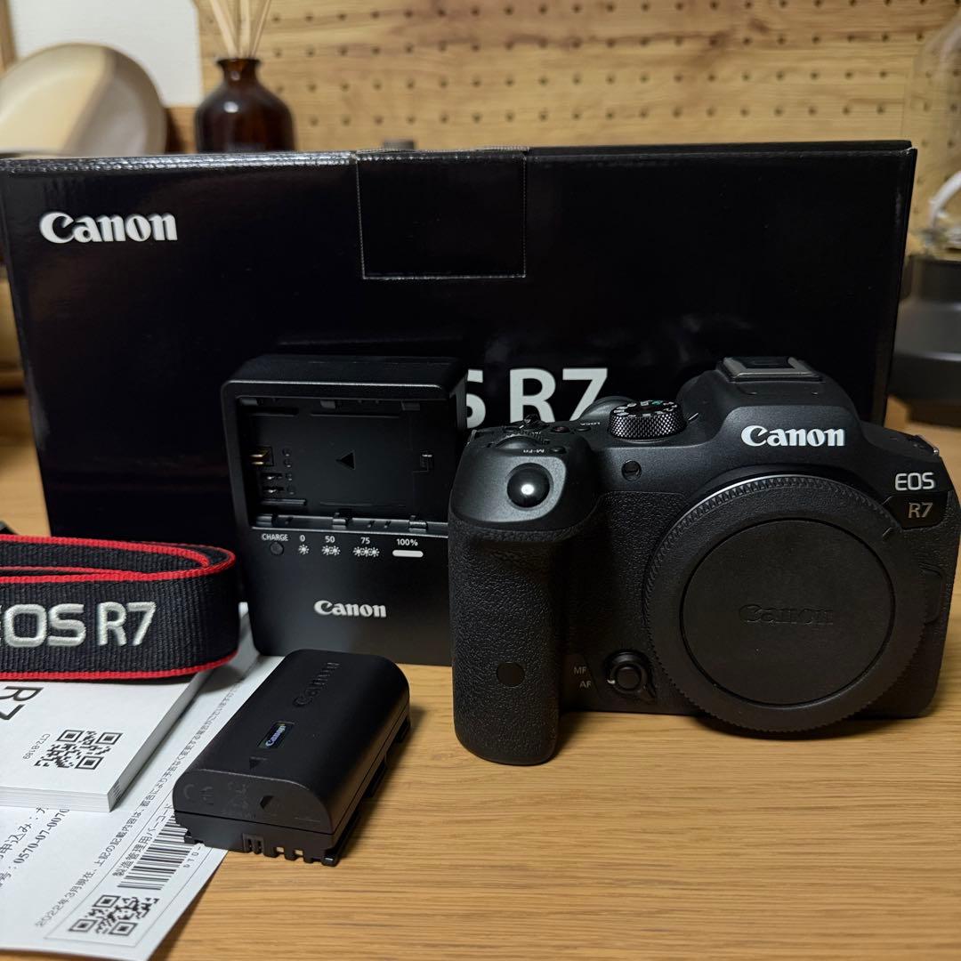 【美品】Canon EOS R7 ミラーレス一眼カメラ