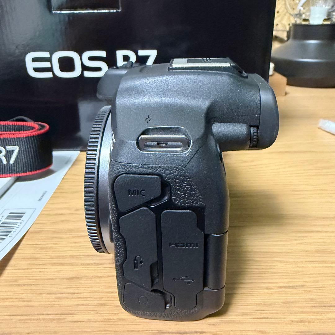 【美品】Canon EOS R7 ミラーレス一眼カメラ