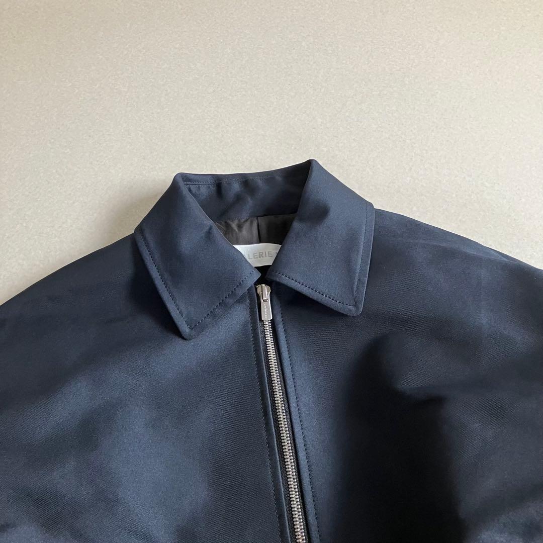 【ギャルリーヴィー】2024AWシェイプメモリーウェザー タックヘムブルゾン