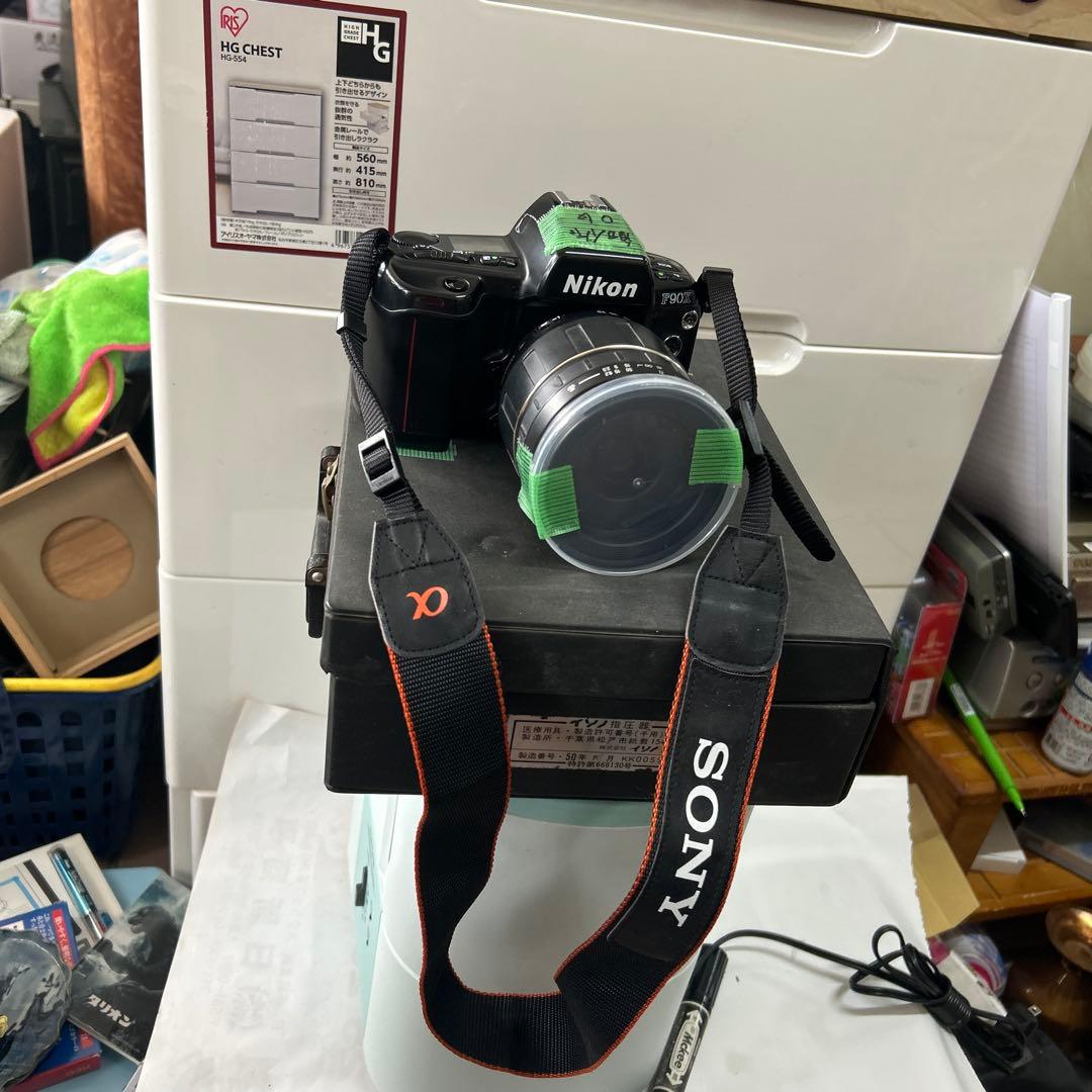 Nikon F90X 一眼レフカメラ　Tamron 28-300mmレンズ