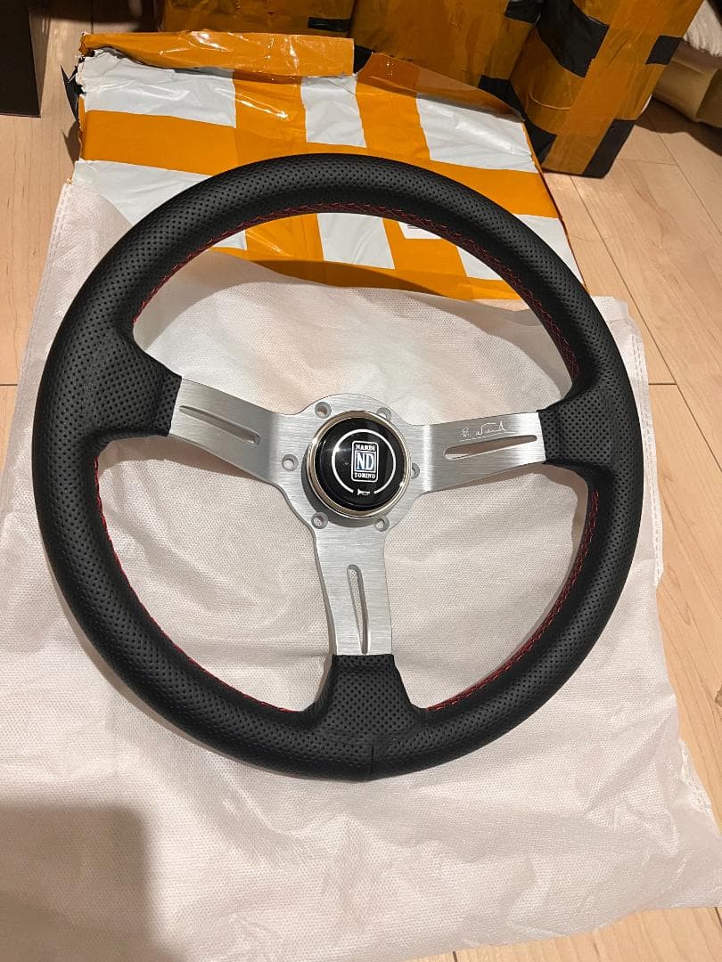 ナルディ ステアリング 本体 330mm 33パイ ブラック/シルバー/赤色
