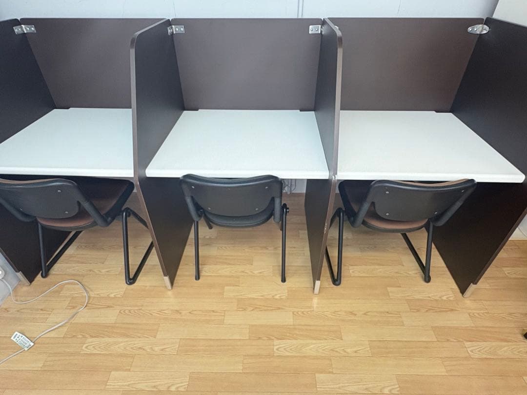 4席+4席+2席の10席パーテーションデスク・チェアセット　名古屋市守山区・緑区