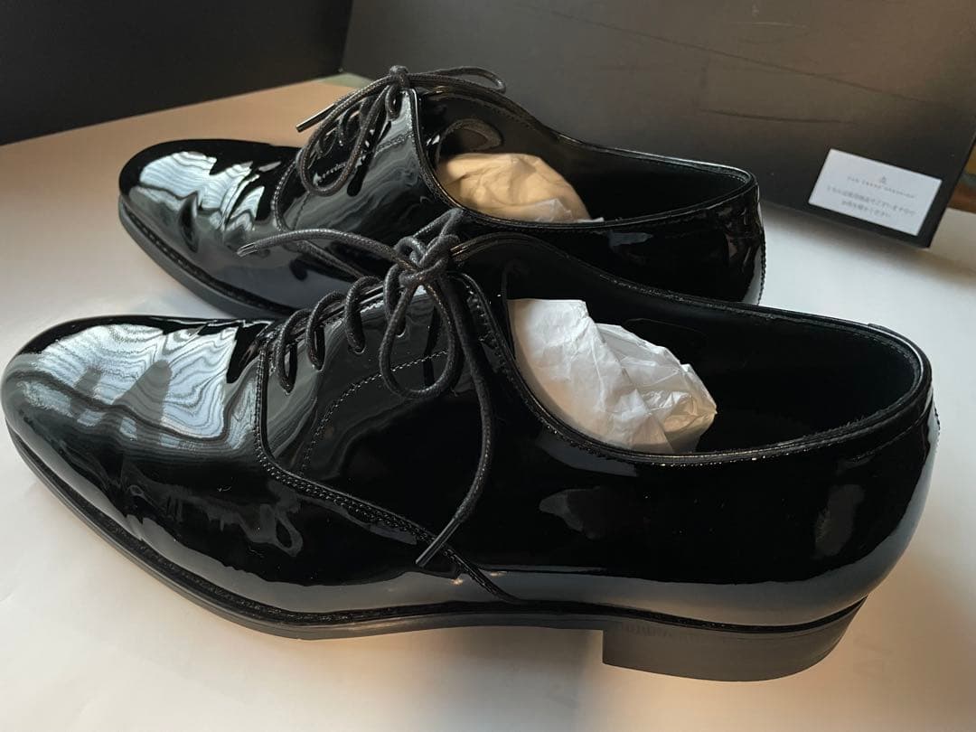 THE TREAT DRESSING エナメルシューズ 光沢黒25.5cm新郎