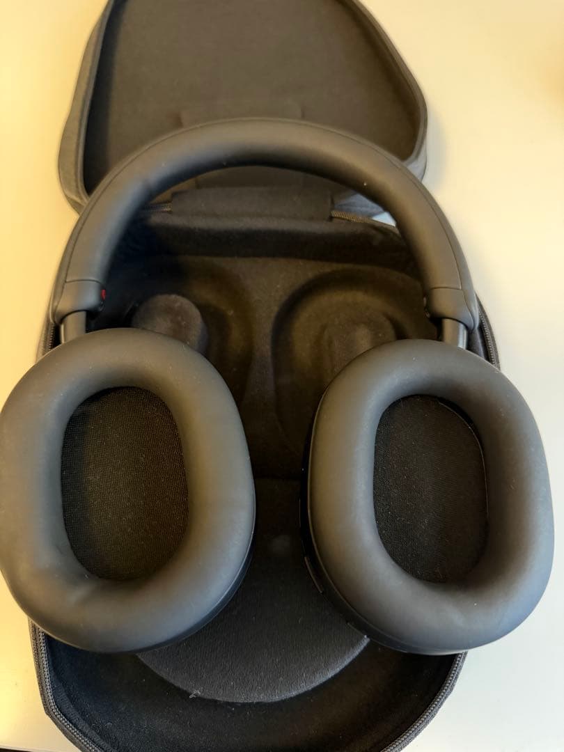 SonyWH-1000XM5 ケース付き