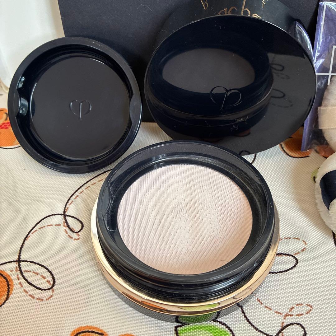 クレ・ド・ボー　ボーテ プードルトランスバラントn M ライト1