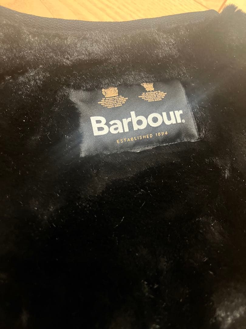 Barbour 黒ファーベスト