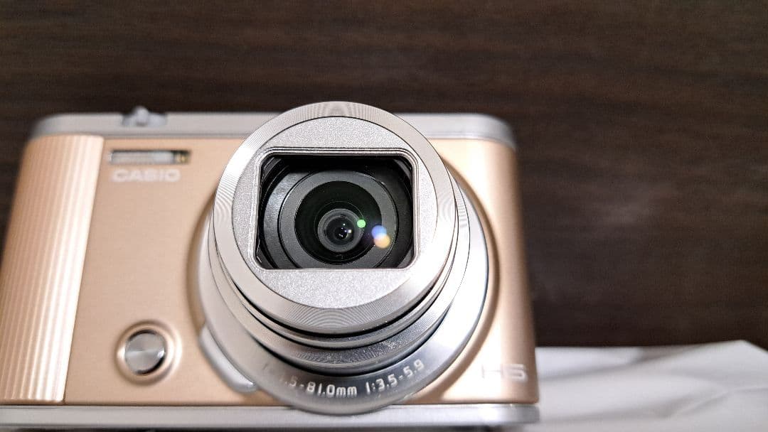 デジタルカメラ CASIO EX-ZR1800