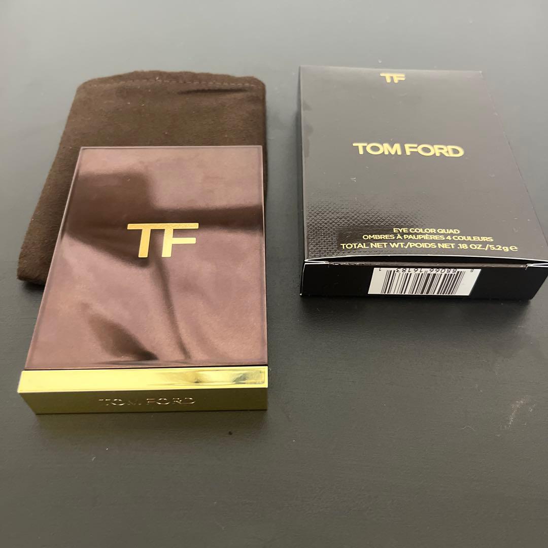 【トムフォード 】アイ カラー クォード / 47 オリーブ スモーク