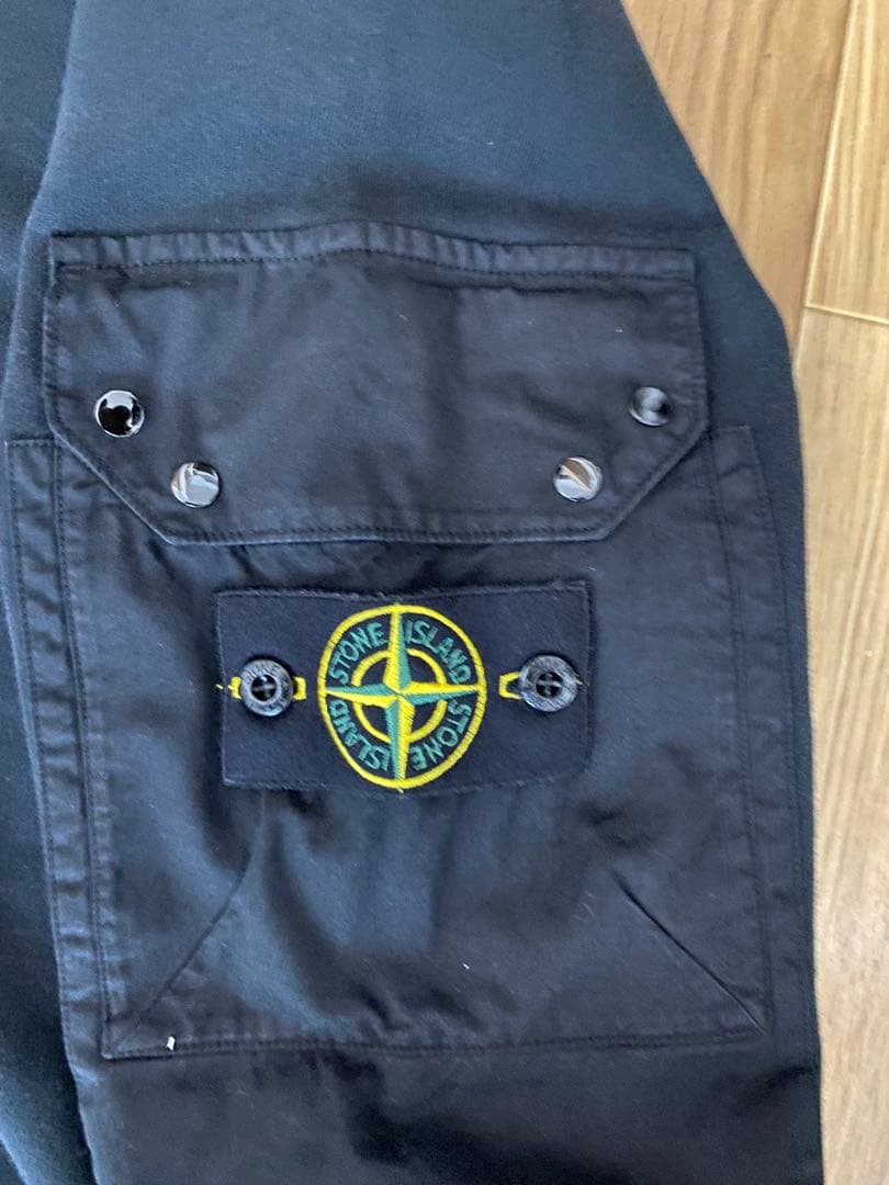 STONE  トレーナー