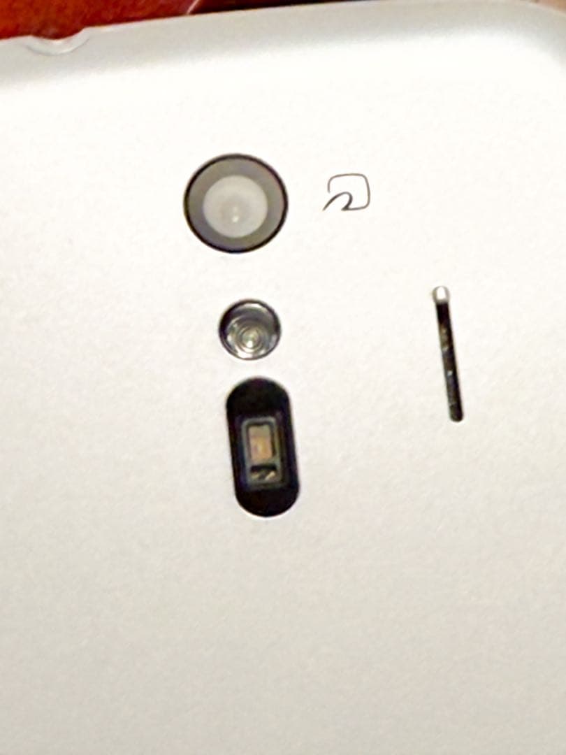 docomo らくらくスマートフォン F-42A美品 判定○ IMEI記載あり