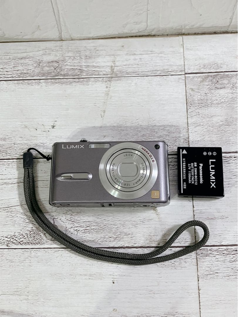 Panasonic DMC-FX9 シルバー コンパクトデジタルカメラ 本体