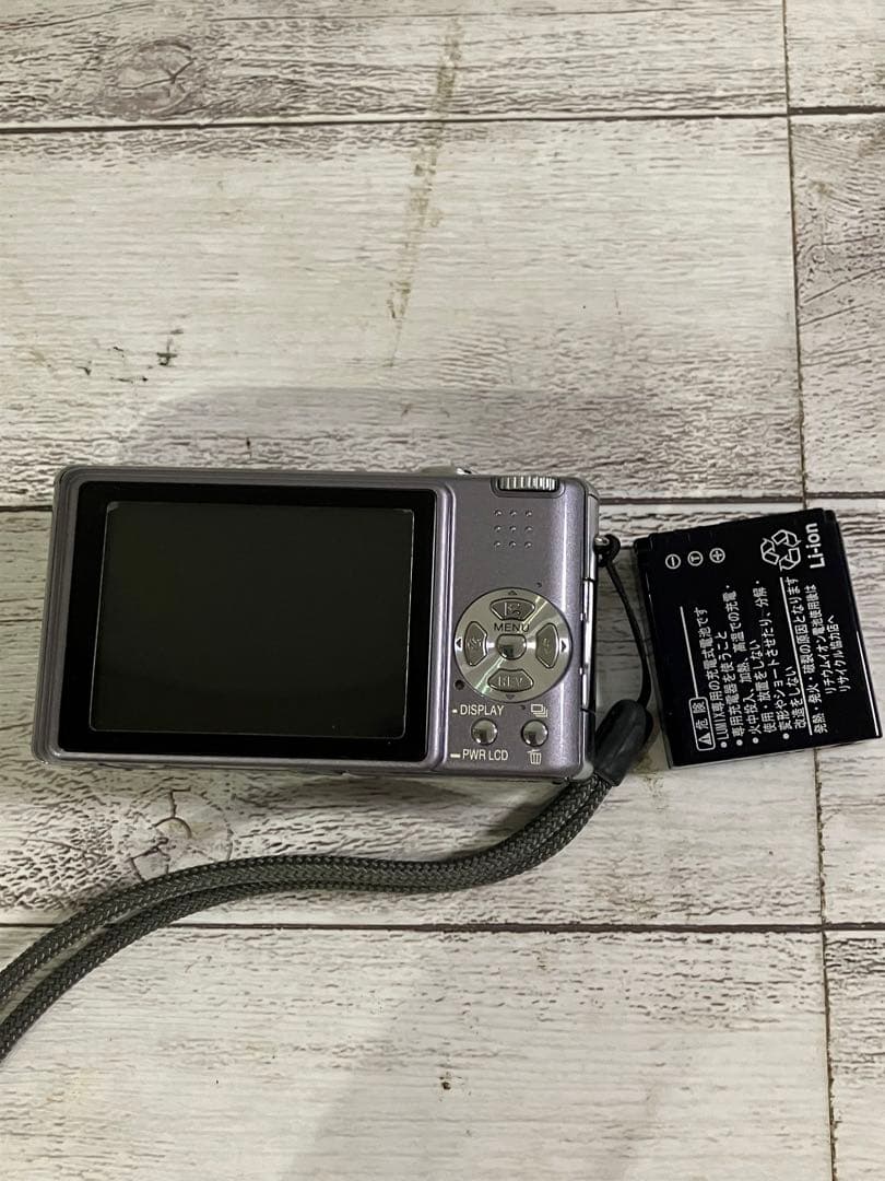 Panasonic DMC-FX9 シルバー コンパクトデジタルカメラ 本体