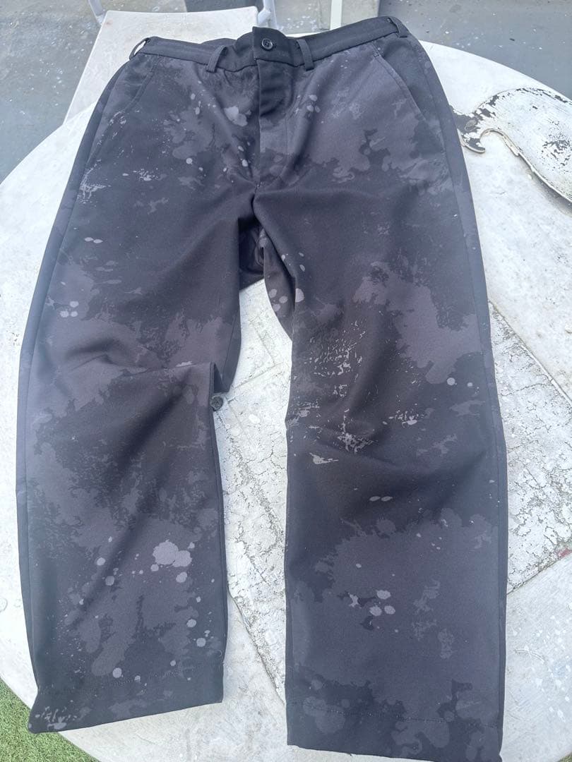 ブラックコムデギャルソン スプラッターパターン 黒 チノパン