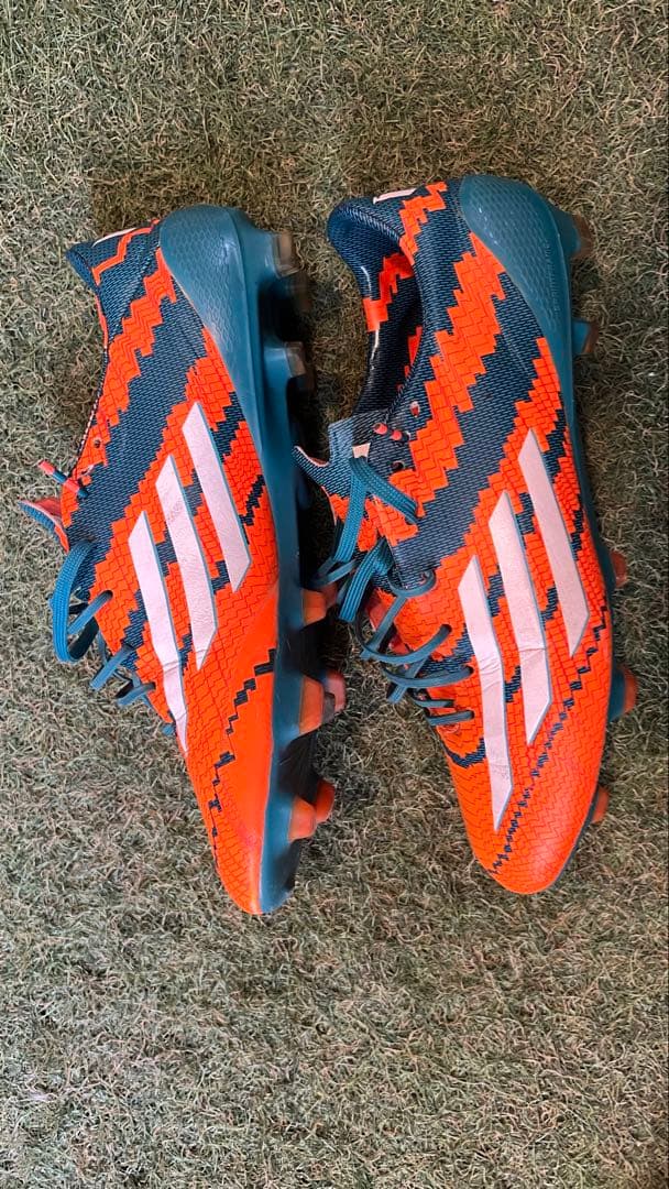 アディゼロ　f50 メッシver FG 27cm