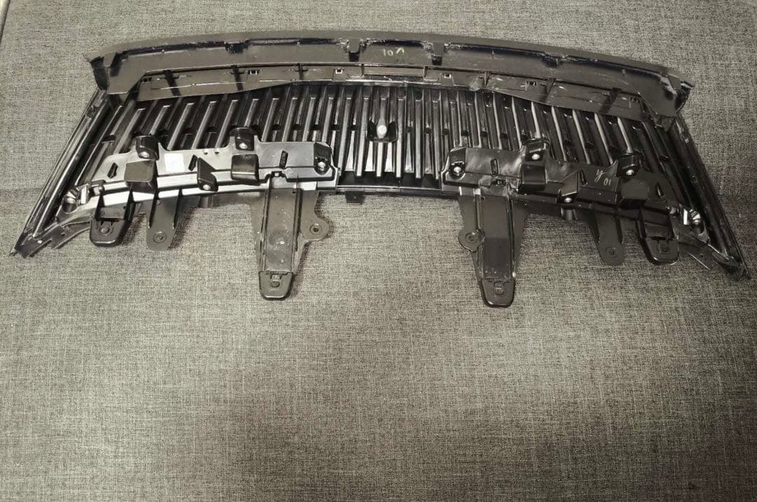 瑞*ん様 60ハリアー　フロントグリル　中古品