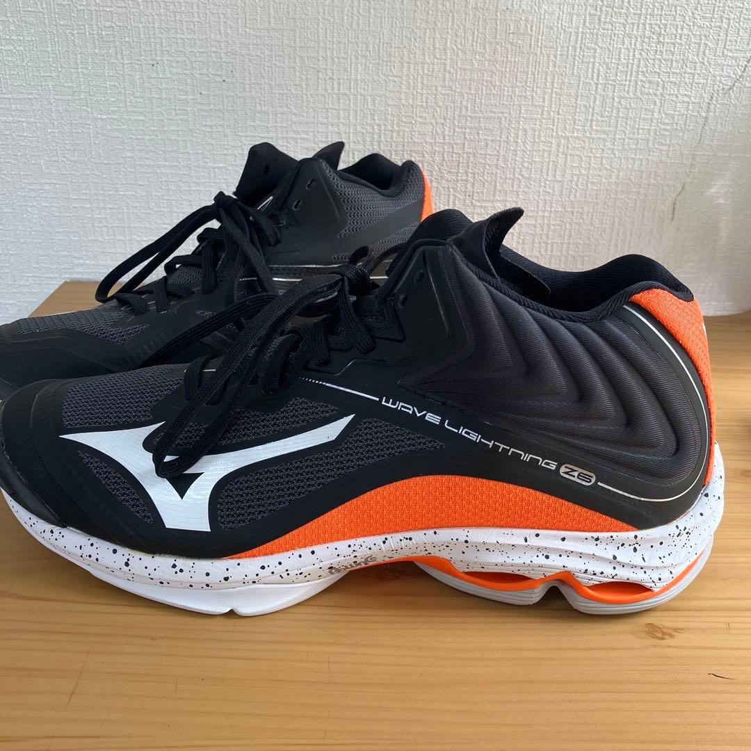 ミズノ　ウェーブライトニングＺ６　バレーボールシューズ　２５.５cm
