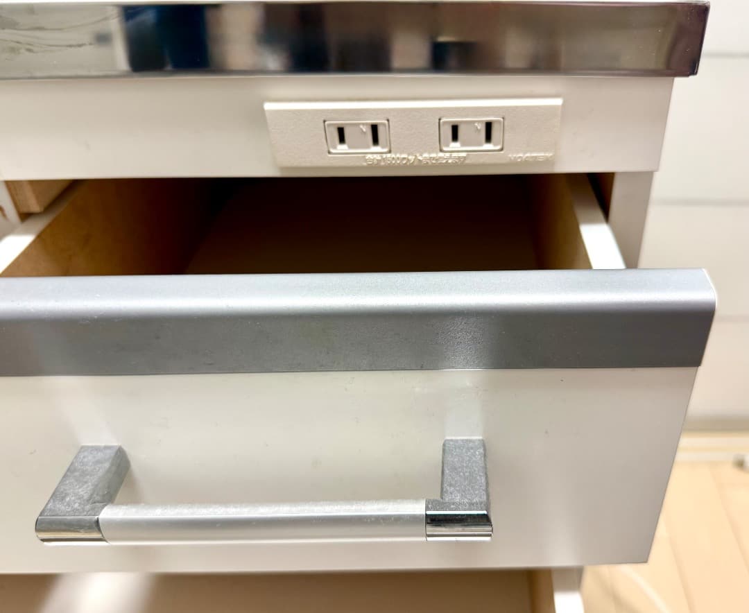 送料込 キッチンキャビネット90 引出6 ステンレス天板 キャスター電源付 国産