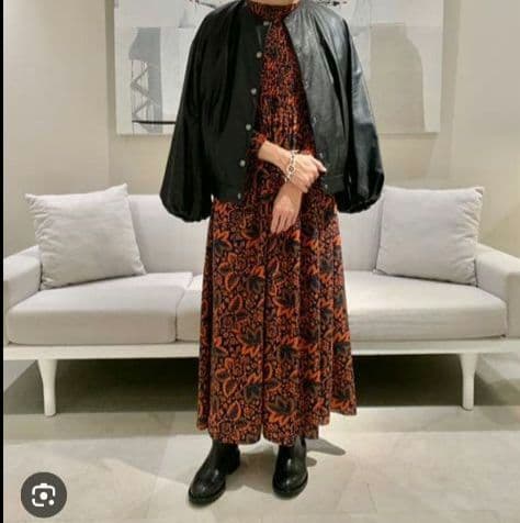 金子綾×TOMORROWLAND ウェットフェイクレザー パフスリーブブルゾン