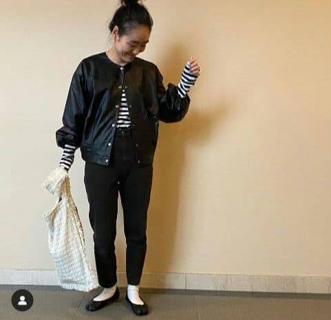 金子綾×TOMORROWLAND ウェットフェイクレザー パフスリーブブルゾン