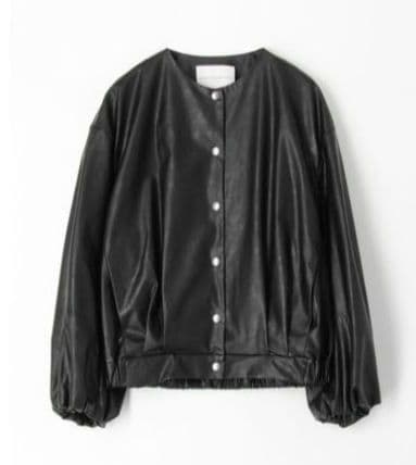 金子綾×TOMORROWLAND ウェットフェイクレザー パフスリーブブルゾン