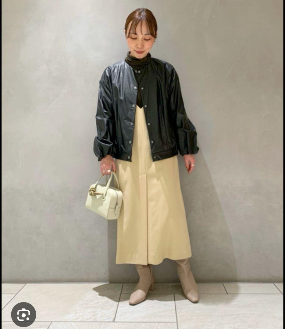 金子綾×TOMORROWLAND ウェットフェイクレザー パフスリーブブルゾン