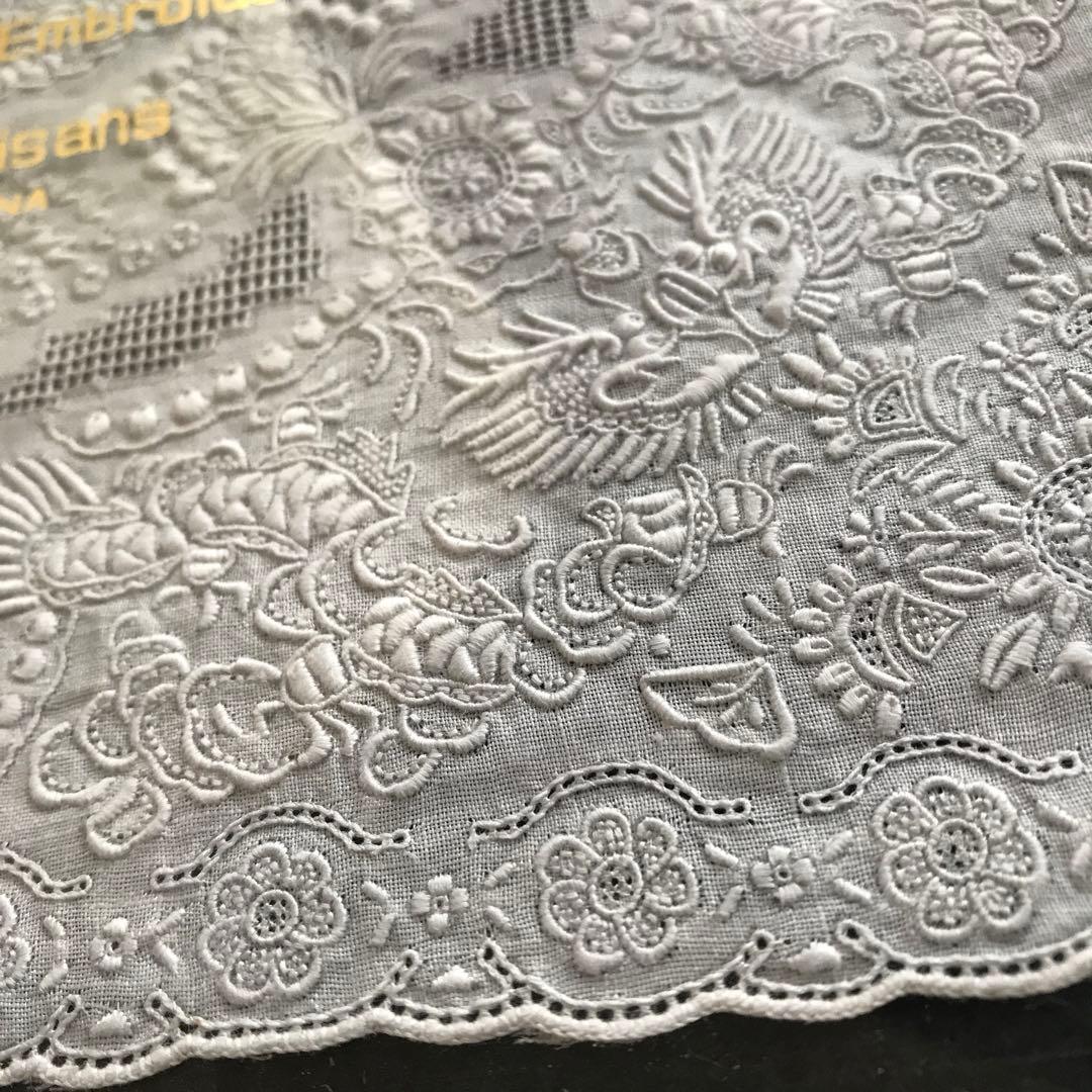 未使用 箱入り スワトウ ハンカチ 手刺繍 龍×龍 SWATOW スワトー