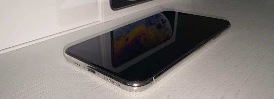 Apple iPhone Xs シルバー 箱付き