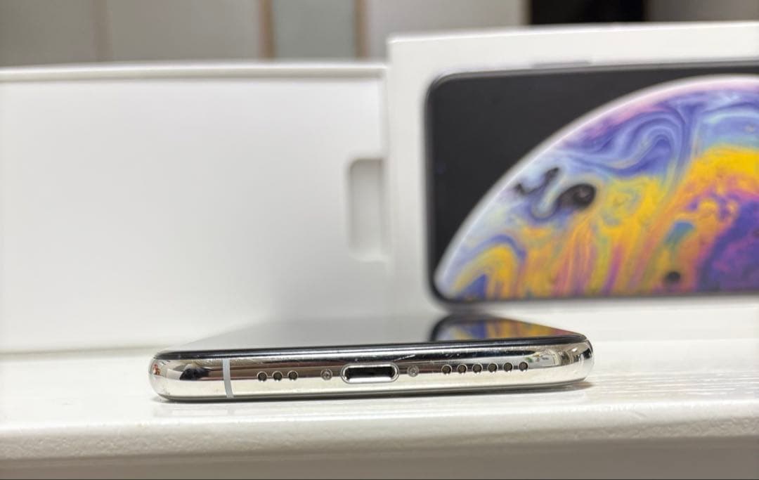 Apple iPhone Xs シルバー 箱付き