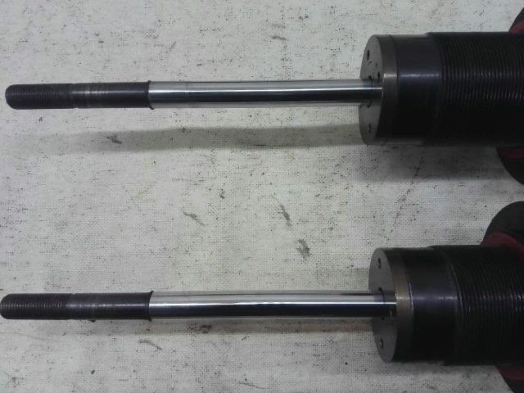 18クラウン メーカー不明　フルタップ式車高調