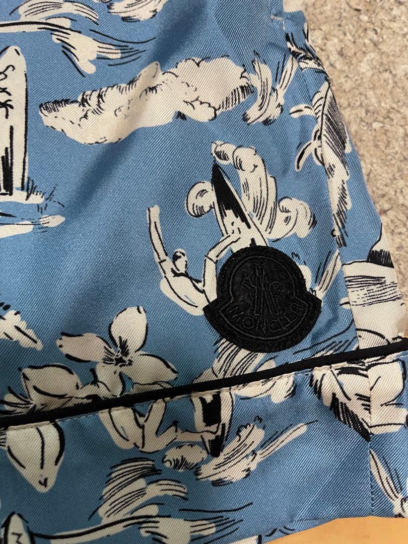 モンクレール　シルクショートパンツ