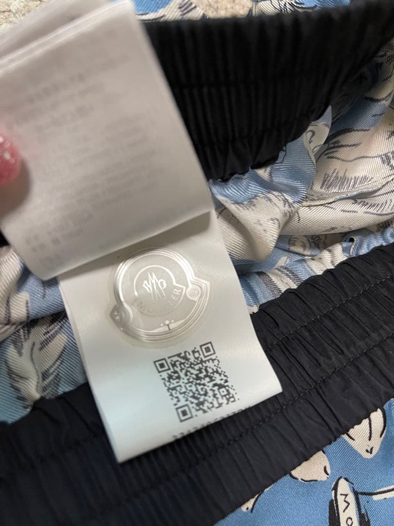 モンクレール　シルクショートパンツ