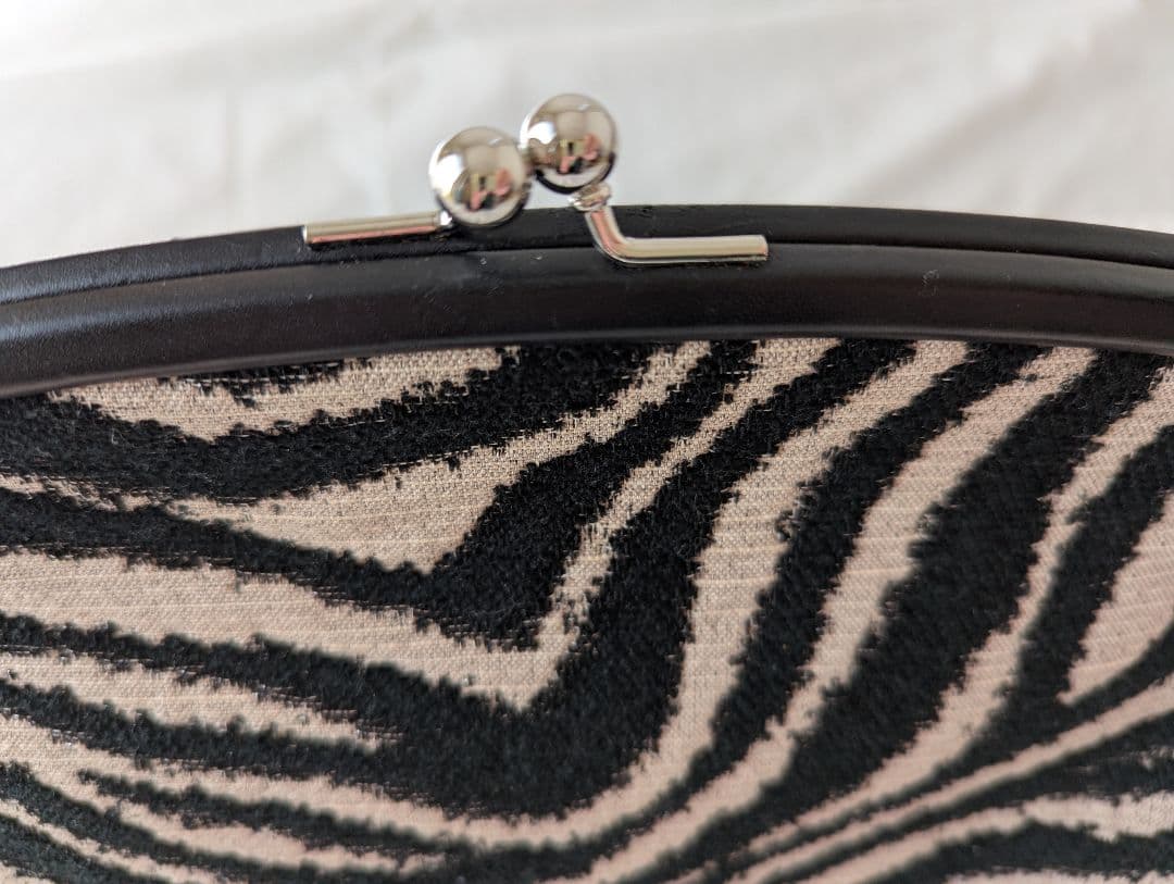 ★美品★【アヴァケーション】 ゼブラ ピローバッグ