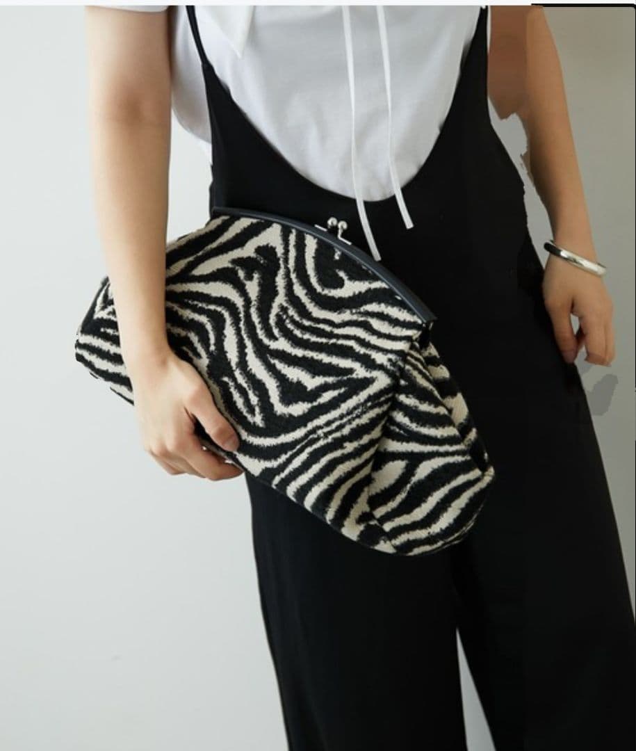 ★美品★【アヴァケーション】 ゼブラ ピローバッグ