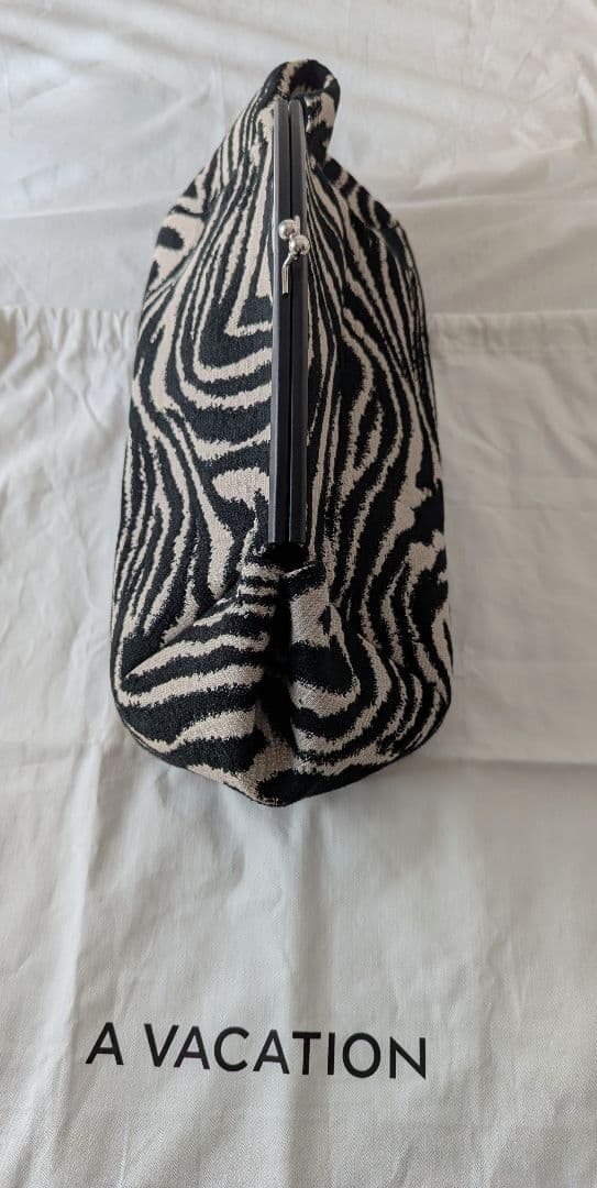 ★美品★【アヴァケーション】 ゼブラ ピローバッグ