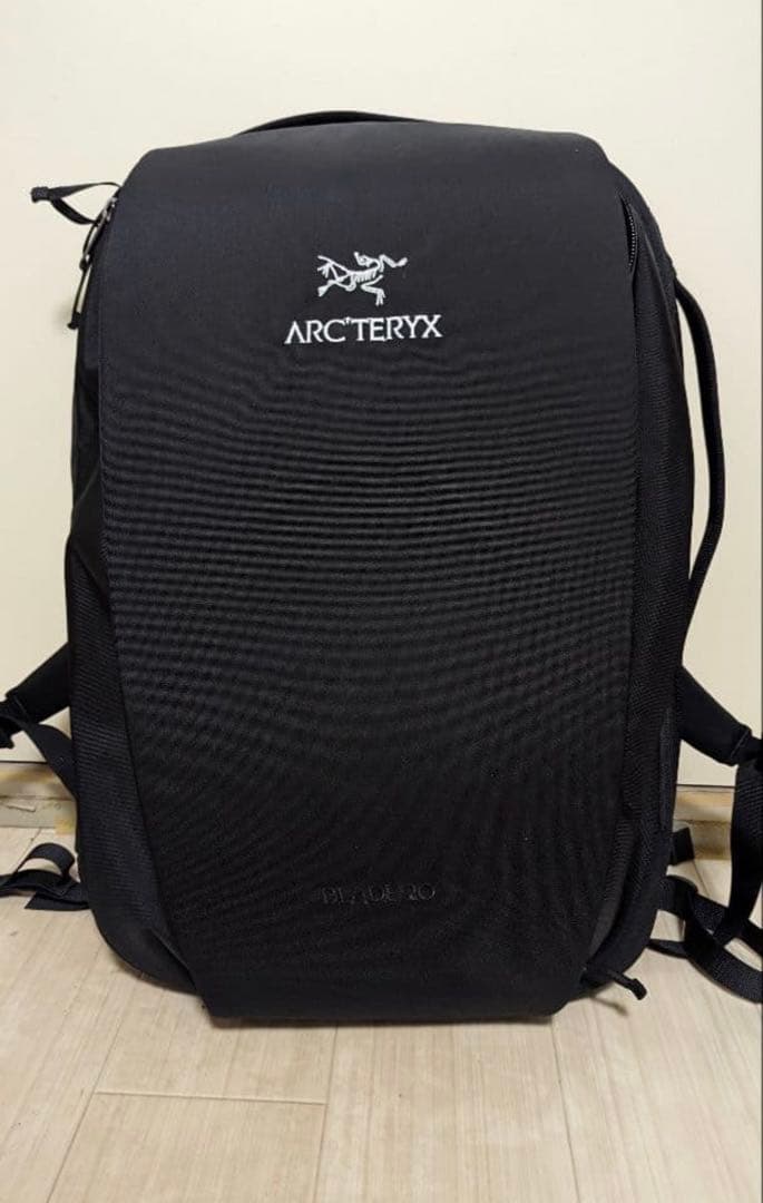 ARC'TERYX ARTILAD 20 ブラックバックパック