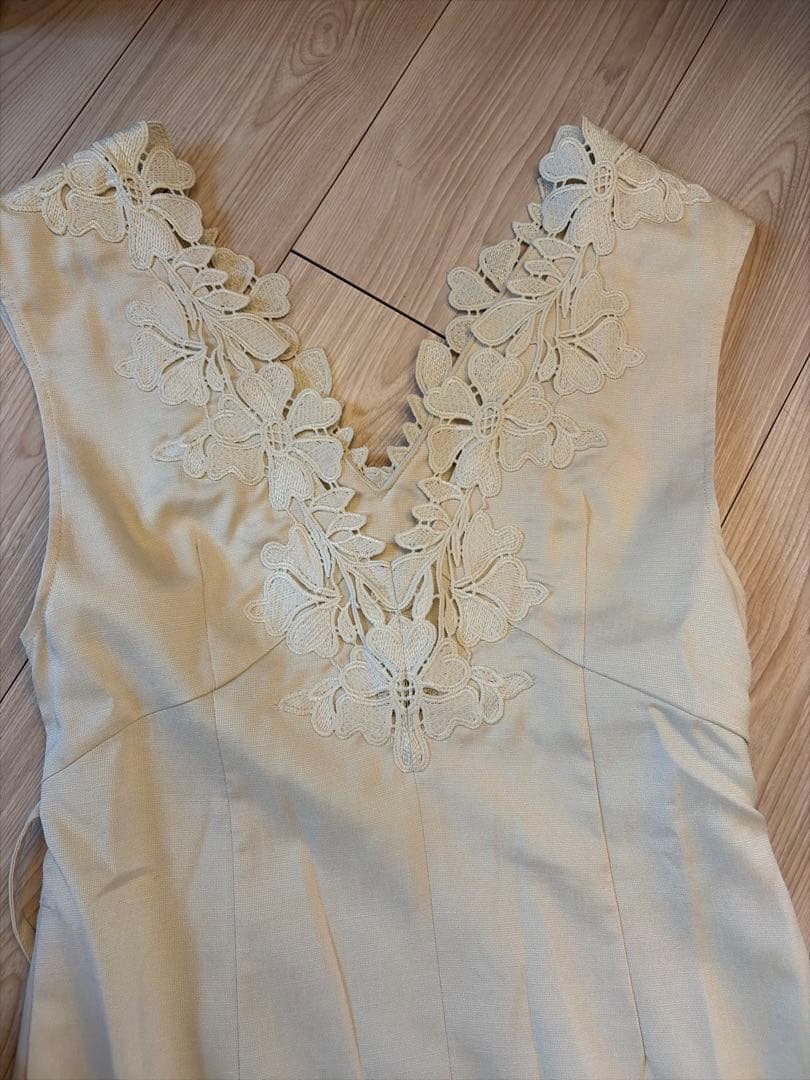 JUSGLITTY 《有楽町マルイ限定》レースVネックジャンスカ　オフ白