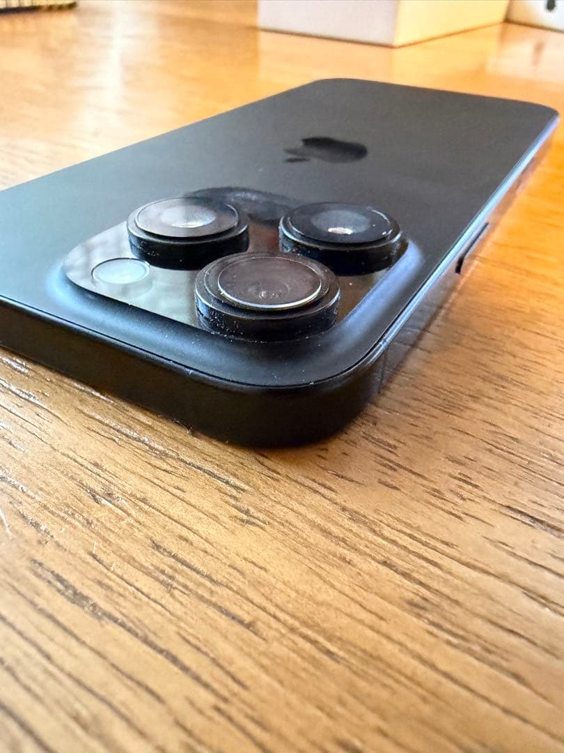 シ*ナ様 Apple iPhone 16 Pro 本体 充電ケーブル　画面保護シ