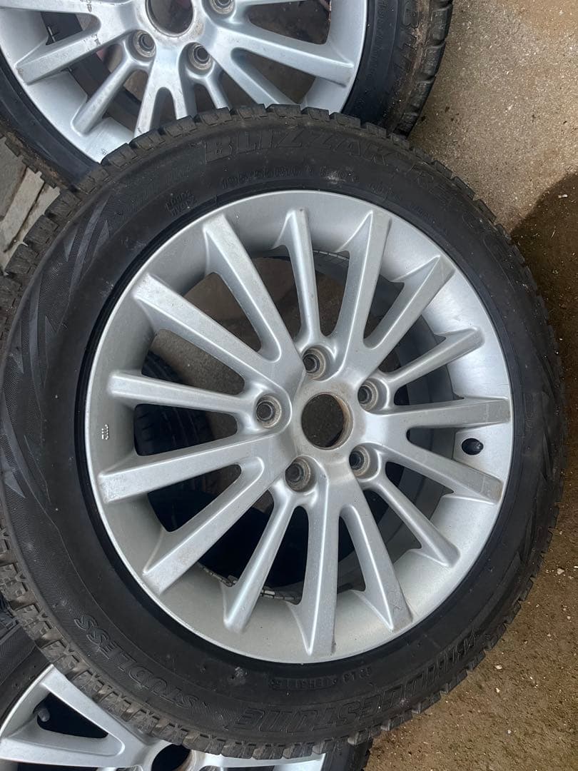引き取り値下げ！スイフト16インチ スポークデザイン ホイールスタッドレスセット