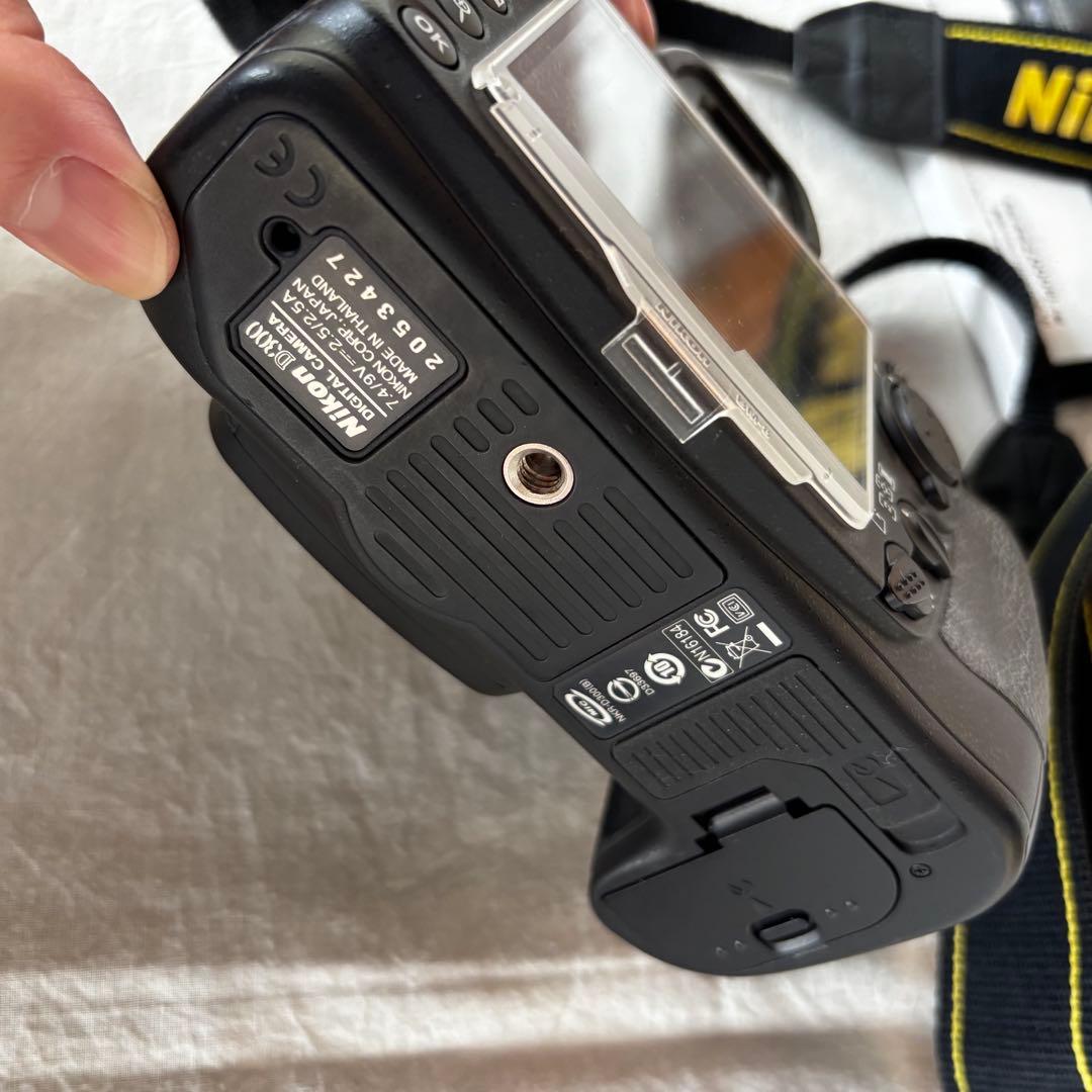 ◆Nikon D300 ◆デジタル一眼レフカメラ　完全ガイド付き　バッテリー付き