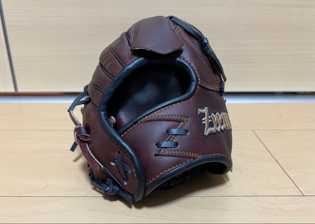 テ*ー様 ジームス　ピッチャー用グローブ　軟式用　グラブケース&おまけ付き！