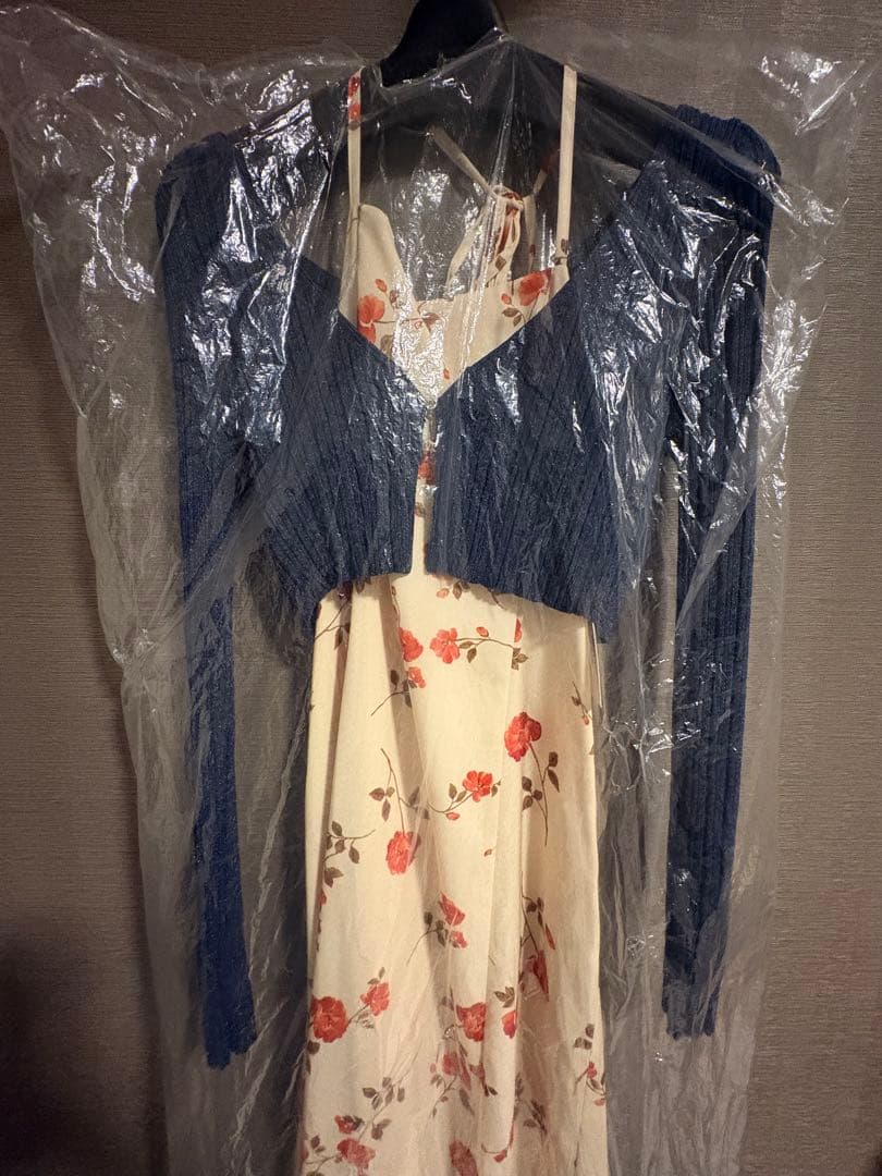 Maki【新品タグ付き】ニットカーデセットキャミワンピース　リリーブラウン