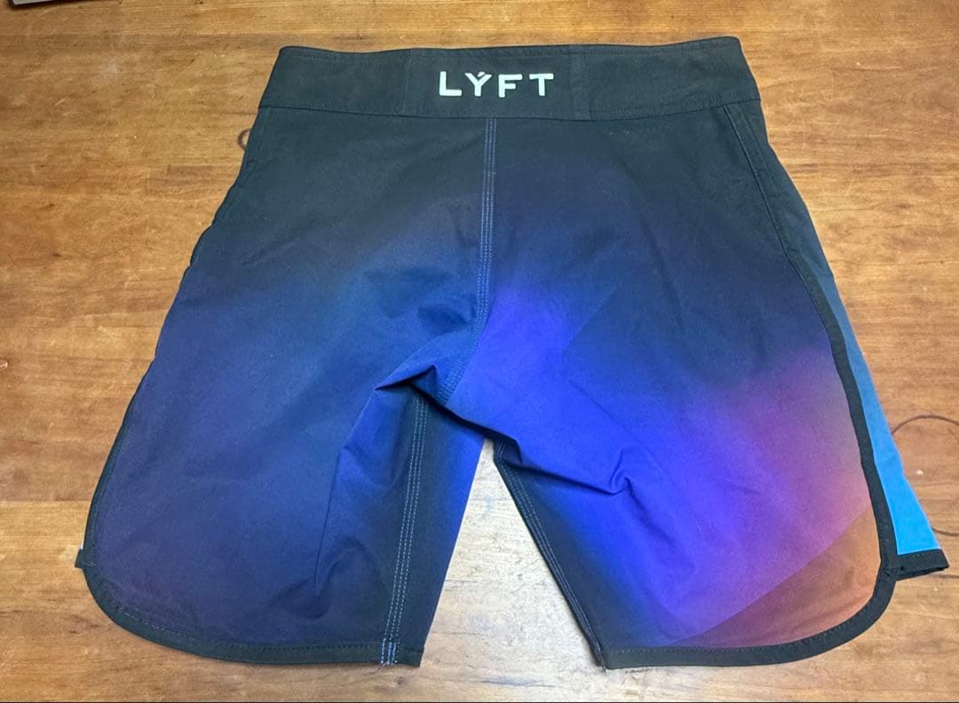 LYFT サーフパンツ XSサイズ グラデーション