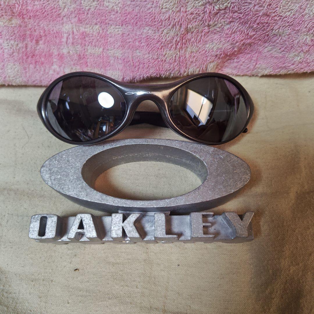 OAKLEY　アルミ　ディスプレイ　２個セット　非売品