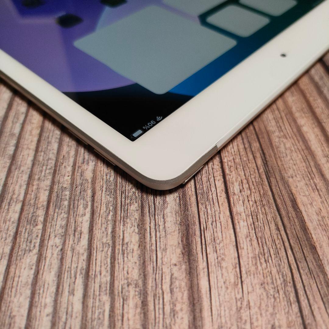 iPad 第8世代 32GB シルバー SIMフリー 超美品