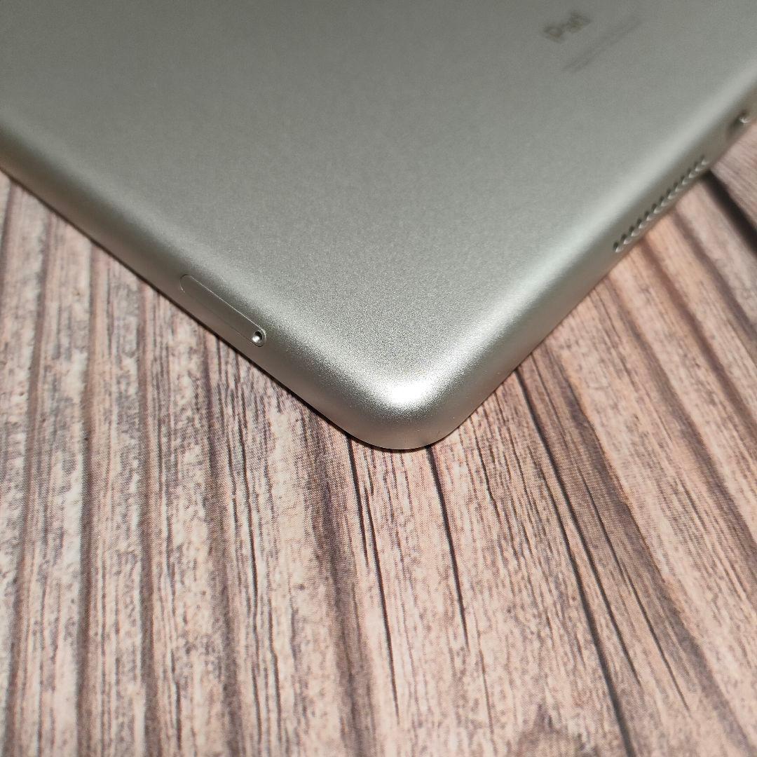 iPad 第8世代 32GB シルバー SIMフリー 超美品