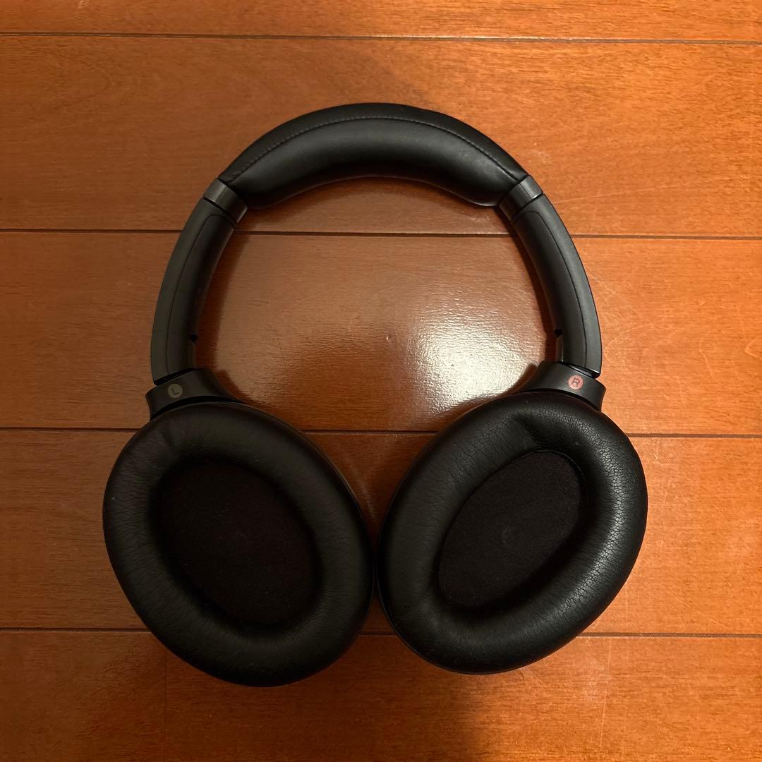 SONY ワイヤレスヘッドホン イヤホンWH-1000XM3ケース付き