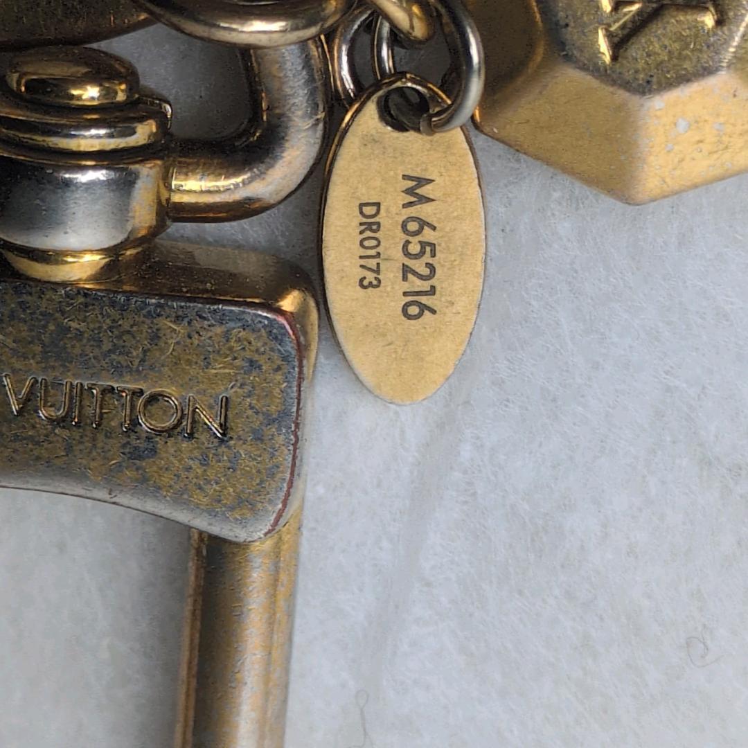や*い様 Louis Vuitton ルイヴィトン　ゴールド キーホルダー　M6