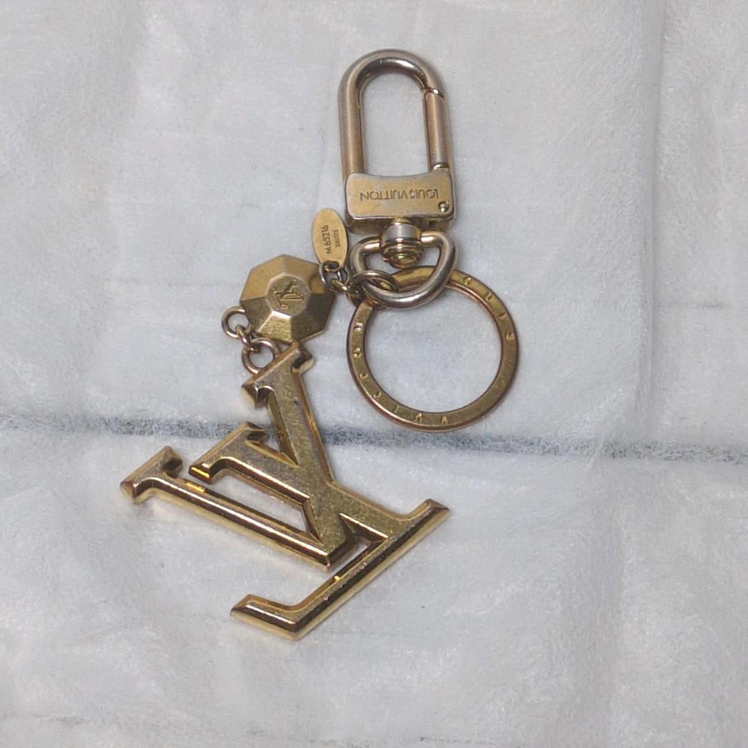 や*い様 Louis Vuitton ルイヴィトン　ゴールド キーホルダー　M6