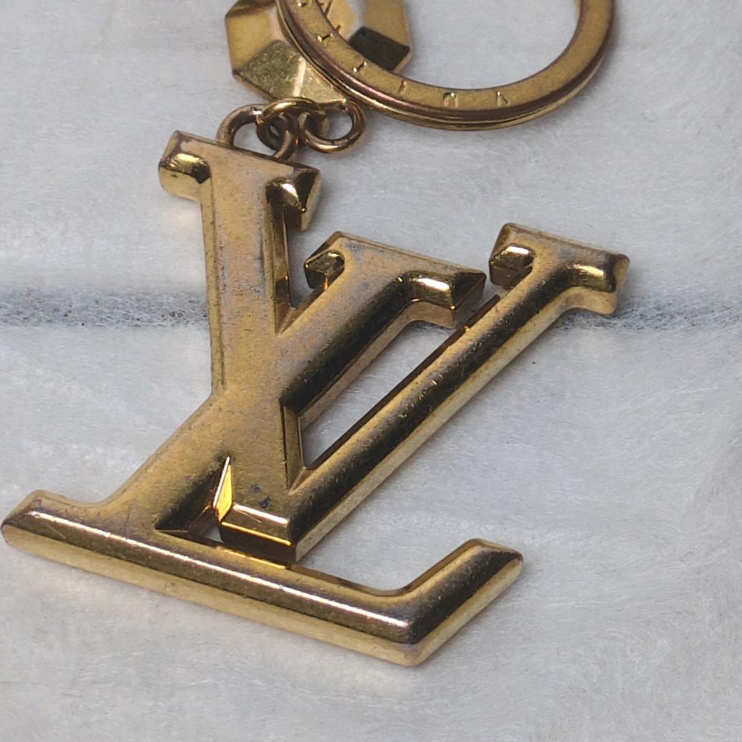 や*い様 Louis Vuitton ルイヴィトン　ゴールド キーホルダー　M6